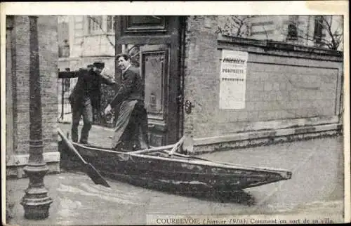 Ak Courbevoie Hauts de Seine, Überschwemmungen, Januar 1910, Wie Sie aus Ihrer Villa herauskommen