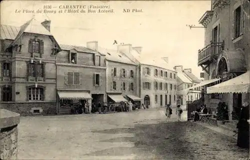 Ak Carantec Finistère, Place du Bourg und das Hotel du Bon Accueil