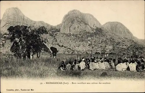 Ak Madagaskar, Bara sacrifiant aux mânes des ancêtres