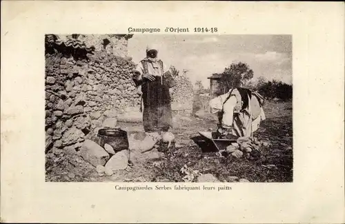 Ak serbische Landfrauen beim Brotbacken, Orientfeldzug 1914 bis 1918