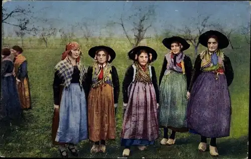 Ak Champoluc Ayas Aostatal, antikes Damenkostüm