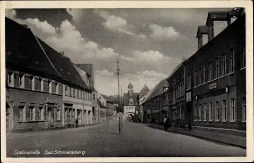 Ak Bad Schmiedeberg in der Dübener Heide, Blick in die Stalinstraße, Hotel