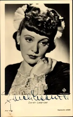 Ak Schauspielerin und Sängerin Zarah Leander, Portrait, Rose von Nowgorod, Ross Verlag A 2370 2