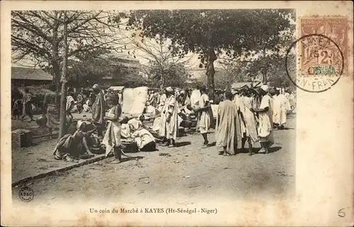 Ak Kayes Senegal, Blick auf den Markt mit Menschen