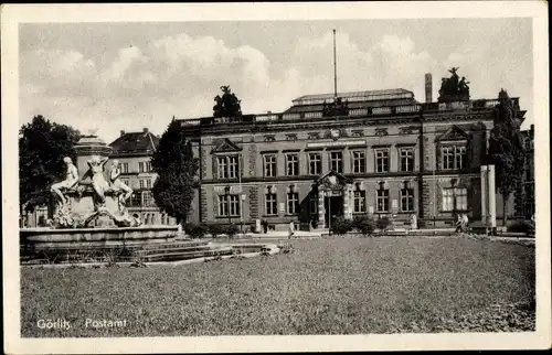 Ak Görlitz in der Lausitz, Blick zum Postamt, Springbrunnen