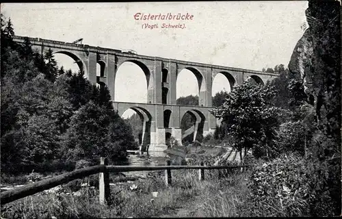 Ak Jocketa Pöhl Vogtland, Blick auf die Elstertalbrücke, Flusspartie