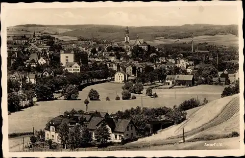 Ak Adorf im Vogtland, Ortsansicht mit Kirche