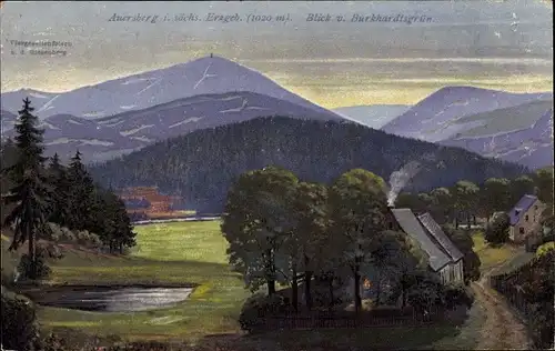Künstler Ak Burkhardtsgrün Zschorlau im Erzgebirge, Wohnhäuser im Ort, Blick zum Auersberg
