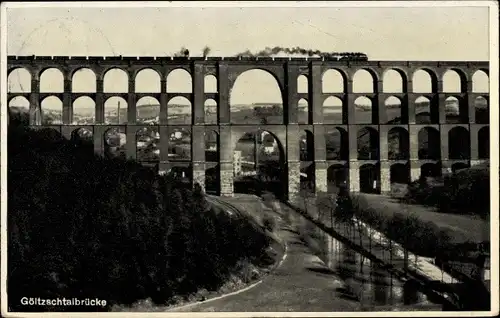 Ak Mylau Reichenbach im Vogtland, Göltzschtalbrücke, Lokomotive