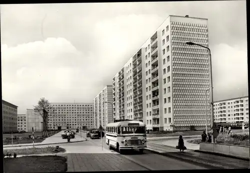 Ak Halle Neustadt, I. Wohnkomplex, Block 681/682, Linienbus