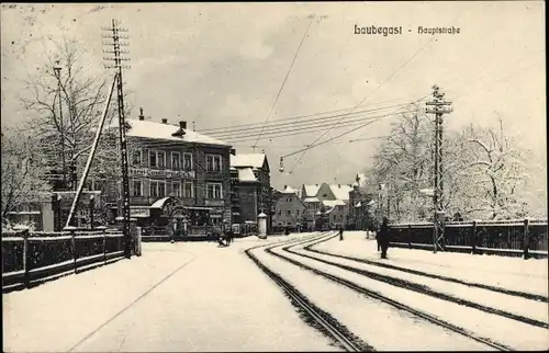 Ak Dresden Laubegast, Hauptstraße im Winter, Bäckerei und Konditorei, Straßenbahnschienen