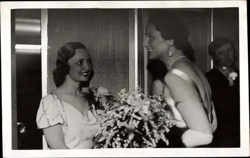 Ak Königin von Belgien, Astrid von Schweden, Portrait