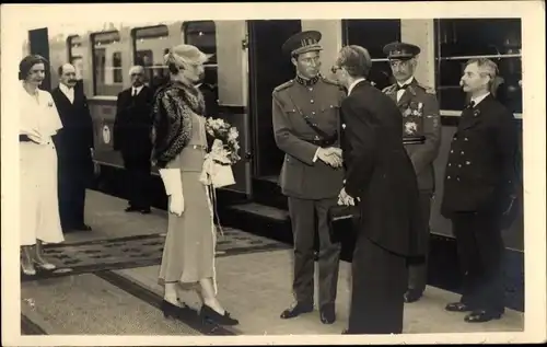 Ak König Leopold III. von Belgien, Astrid von Schweden, Bahnhof