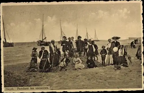 Ak Knokke Heist Heyst Knocke sur Mer Westflandern, Pendant les cavances, Gruppenbild am Strand