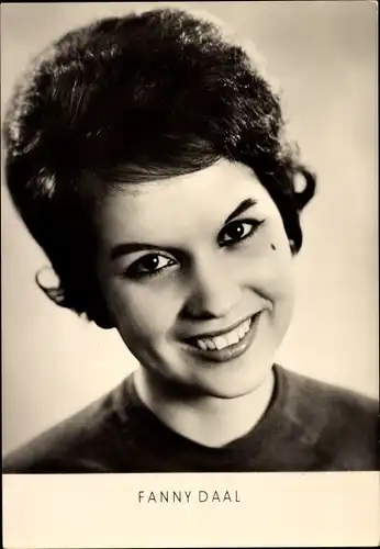 Ak Sängerin Fanny Daal, Amiga, Portrait