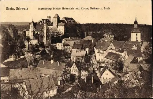 Ak Hohnstein Sächsische Schweiz, Jugendburg Schloss mit Kirche, Rathaus und Stadt