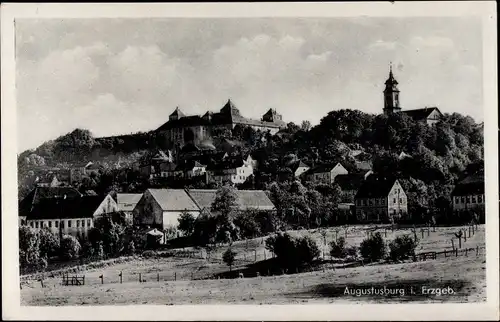 Ak Augustusburg im Erzgebirge, Ortsansicht mit Schloss und Kirche