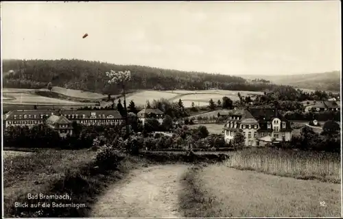 Ak Bad Brambach im Vogtland, Blick auf die Badeanlagen