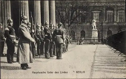 Ak Berlin Mitte, Unter den Linden, Hauptwache, Soldaten