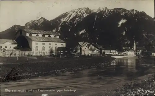 Ak Oberammergau in Oberbayern, Passionstheater gegen Laberberge