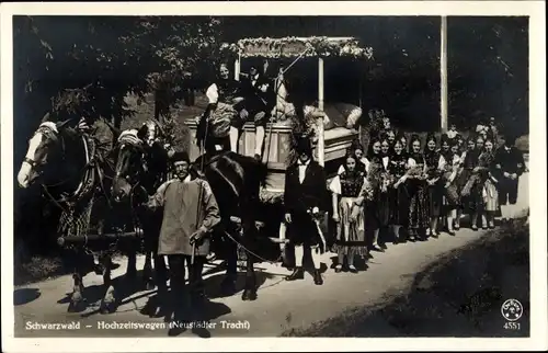 Ak Titisee Neustadt im Breisgau Hochschwarzwald, Hochzeitswagen, Neustädter Tracht