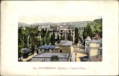 Ak Kislowodsk Russland, Blick auf den Ort, Wohnhäuser