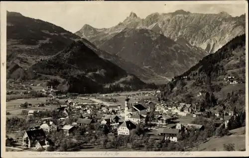 Ak Schruns in Vorarlberg, Tschagguns, Ort gegen Säulenkopf-Zimba