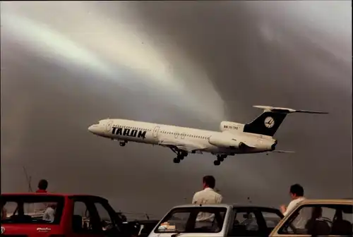 Foto Passagierflugzeug, Zivilflugzeug, Autos, Rumänische Boeing 727, Tarom