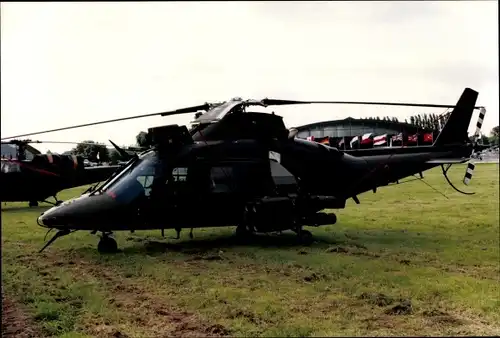 Foto Hubschrauber Agusta Westland A109 gelandet bei Flugausstellung