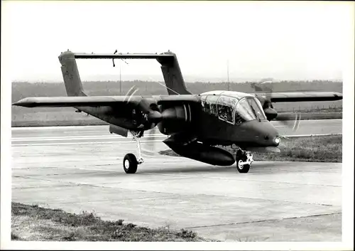 Foto Militärflugzeug USAF Rockwell OV-10 beim Landen