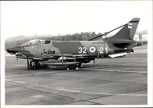 Foto Militärflugzeug 32-21, Flughafen, Fiat G.91Y Jagdbomber