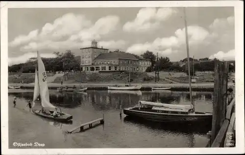 Ak Mrzeżyno Ostseebad Deep Pommern, Teilansicht, Boote