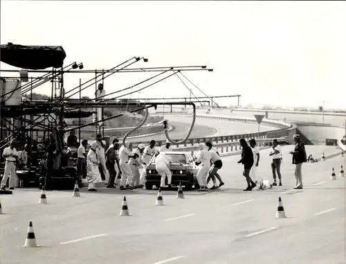 Foto Auto, Rennauto am Pit Stop