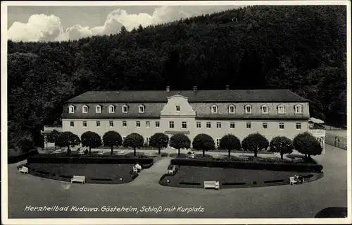Ak Kudowa Zdrój Bad Kudowa Schlesien, Herzheilbad, Gästeheim, Schloss mit Kurplatz