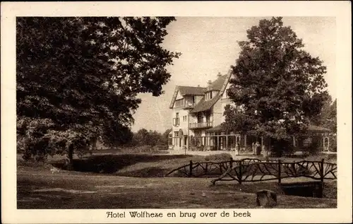 Ak Wolfheze Gelderland, Hotel Wolfheze en brug over de beek