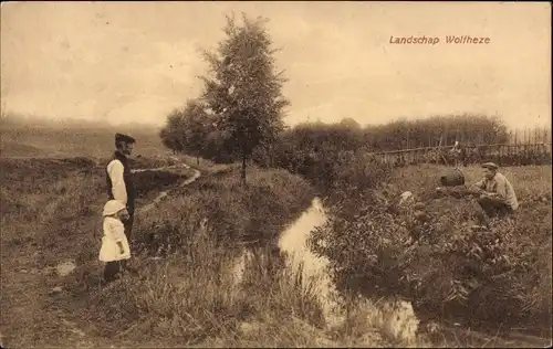 Ak Wolfheze Gelderland, Landschap, Mann am Bach, Mann mit Kind