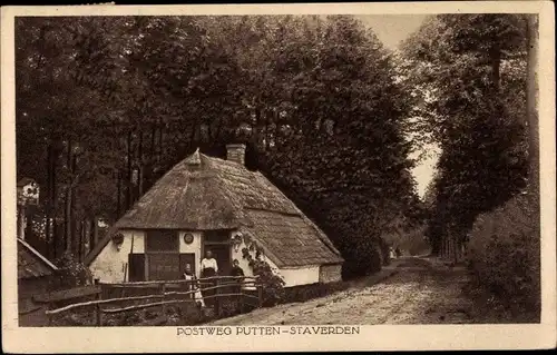 Ak Putten Gelderland, Bauernhaus am Postweg Putten-Staverden