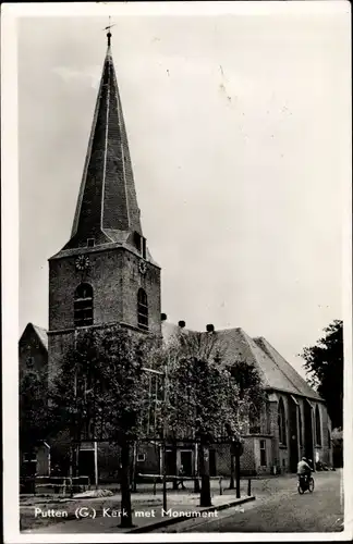 Ak Putten Gelderland, Kerk met Monument