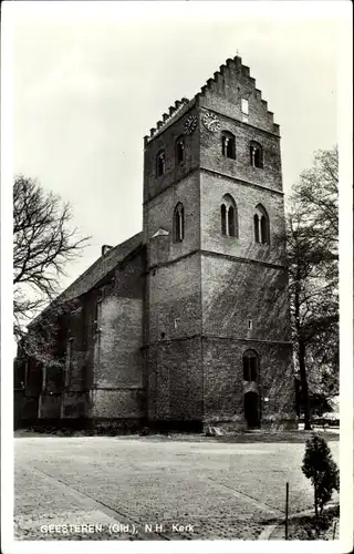 Ak Geesteren Gelderland, Vorderansicht der Kirche, N. H. Kerk