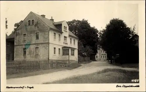 Foto Ak Hartmannsdorf Reichenau Erzgebirge Sachsen, Wohnhaus, Gasthaus