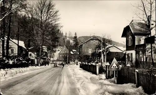 Ak Kipsdorf Altenberg im Erzgebirge, Altenberger Straße im Winter