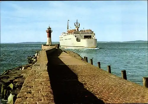 Ak Sassnitz auf Rügen, Schwedenfähre Skane an der Mole