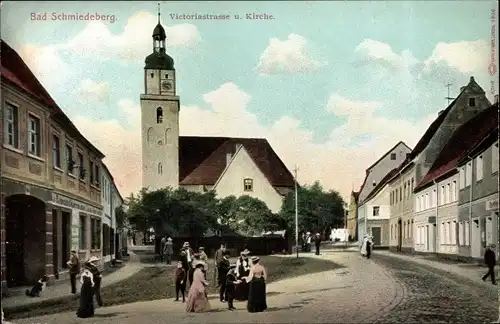 Ak Bad Schmiedeberg in der Dübener Heide, Victoriastraße und Kirche