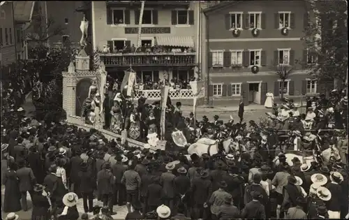 Foto Ak Miesbach in Oberbayern, Trachtenfest, Festzug, Apotheke