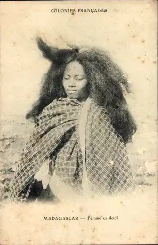 Ak Madagaskar, Trauernde