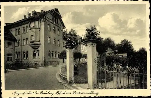 Ak Liegau Augustusbad Radeberg, Blick zur Badeverwaltung
