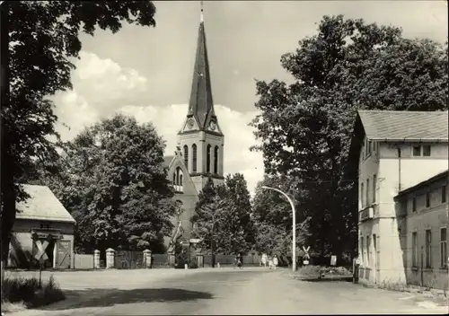 Ak Bernsdorf in der Oberlausitz, Blick auf die Kirche