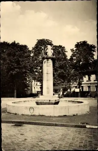 Ak Weißwasser in der Oberlausitz, Glasmacherbrunnen