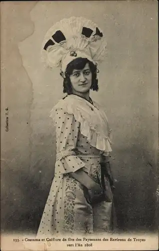 Ak Troyes Aube, Frau in Tracht
