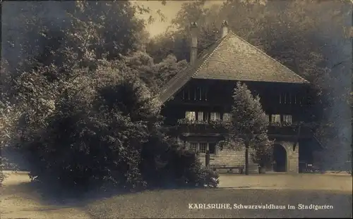 Ak Karlsruhe in Baden, Schwarzwaldhaus im Stadtgarten